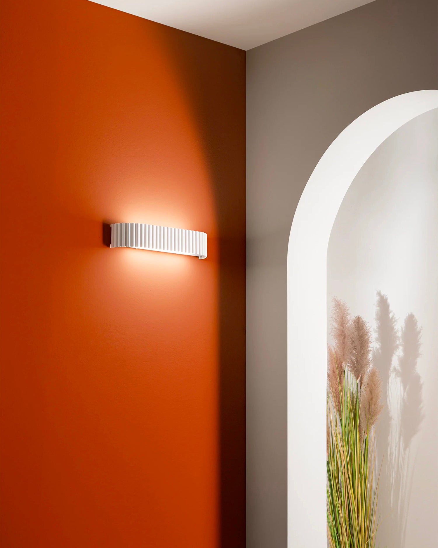 Lampada da parete LED in metallo Nike