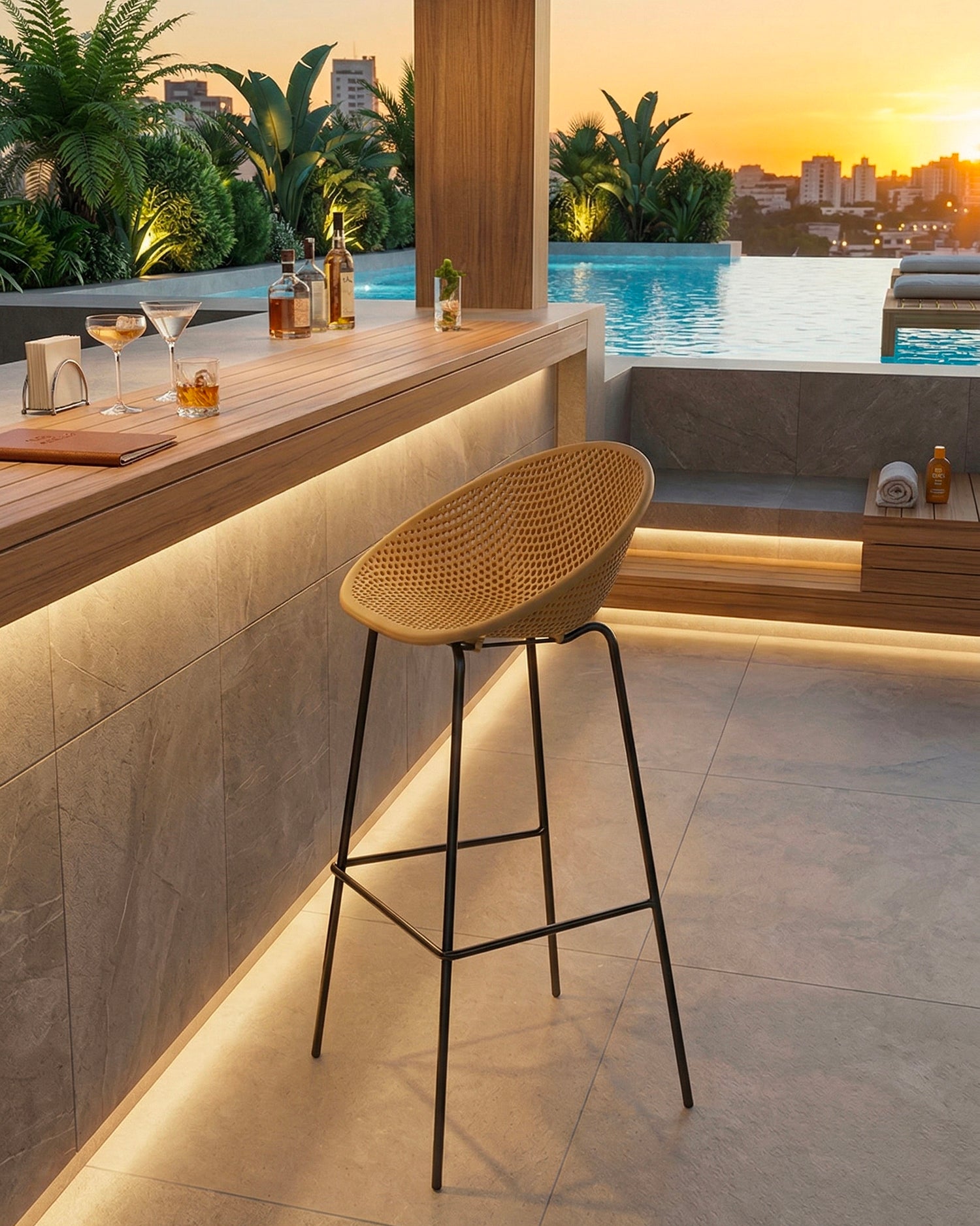 Set 2 sgabelli alti da esterno in polipropilene Ibiza