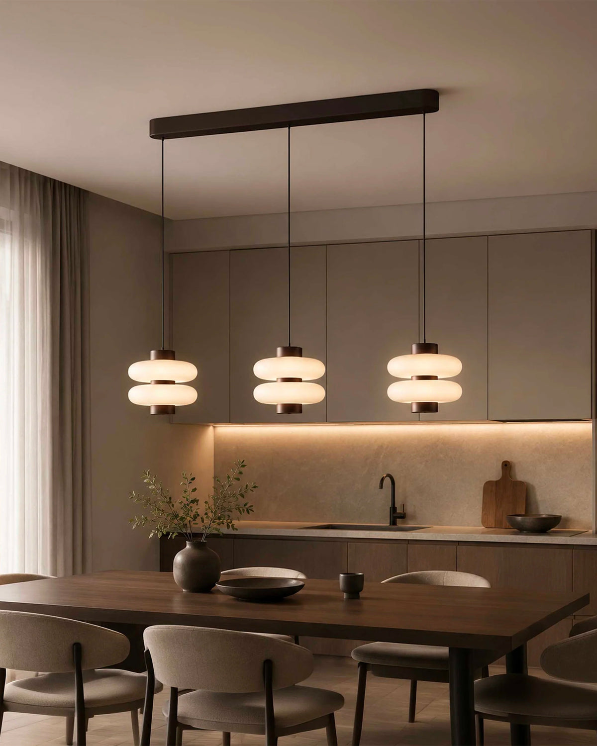 Lampada a sospensione in vetro opale Nuvem
