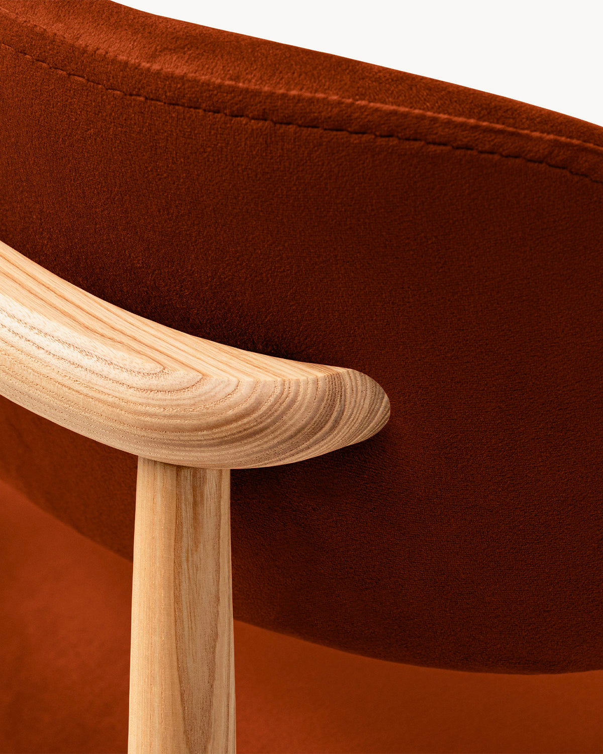 Sedia imbottita in velluto e legno Evan
