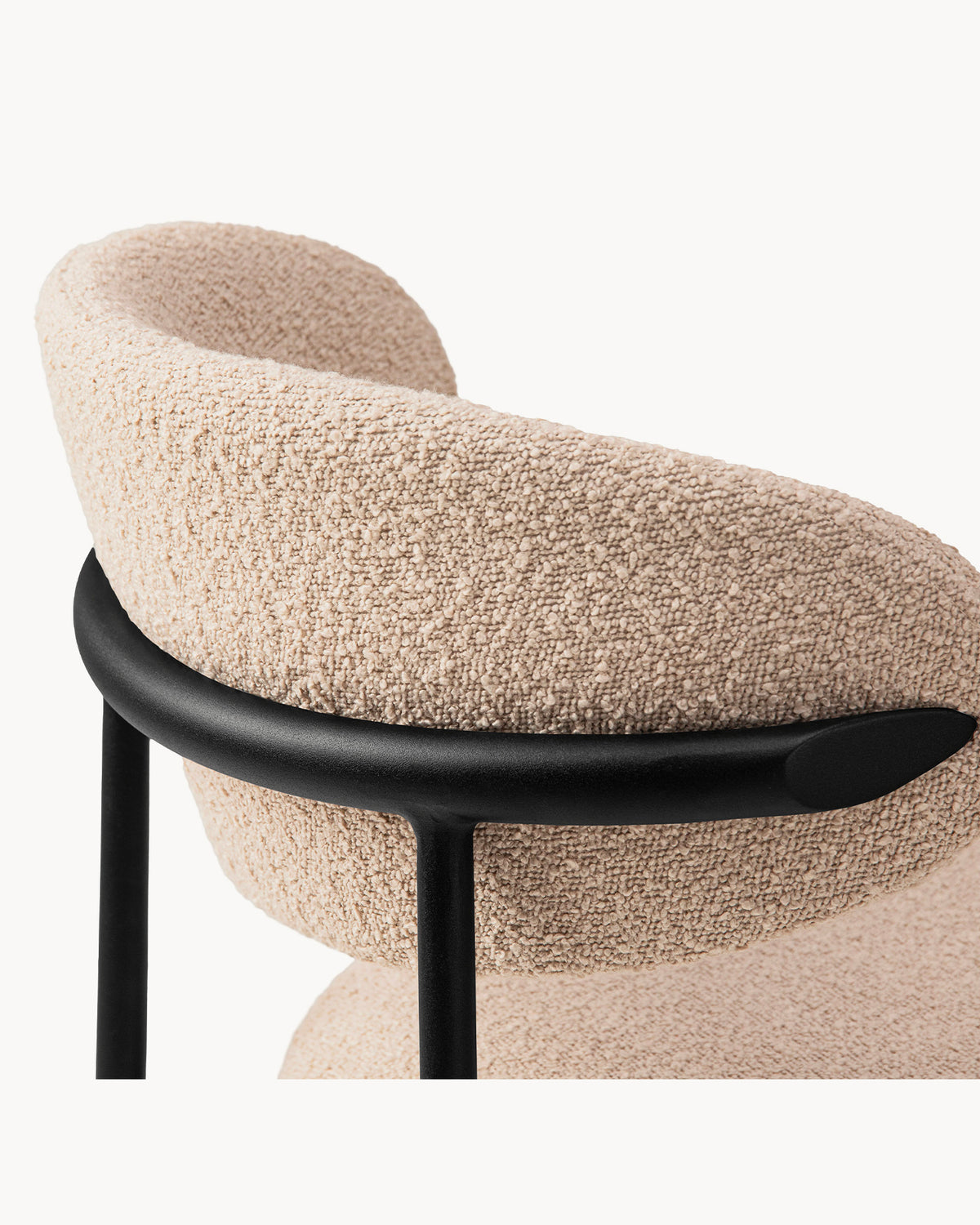 Sedia imbottita in bouclé Nina