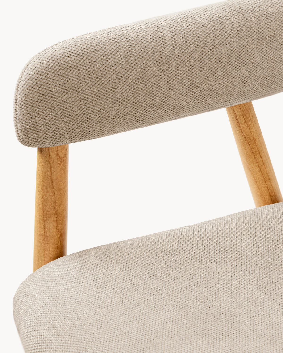 Sedia imbottita con braccioli in chenille Adra