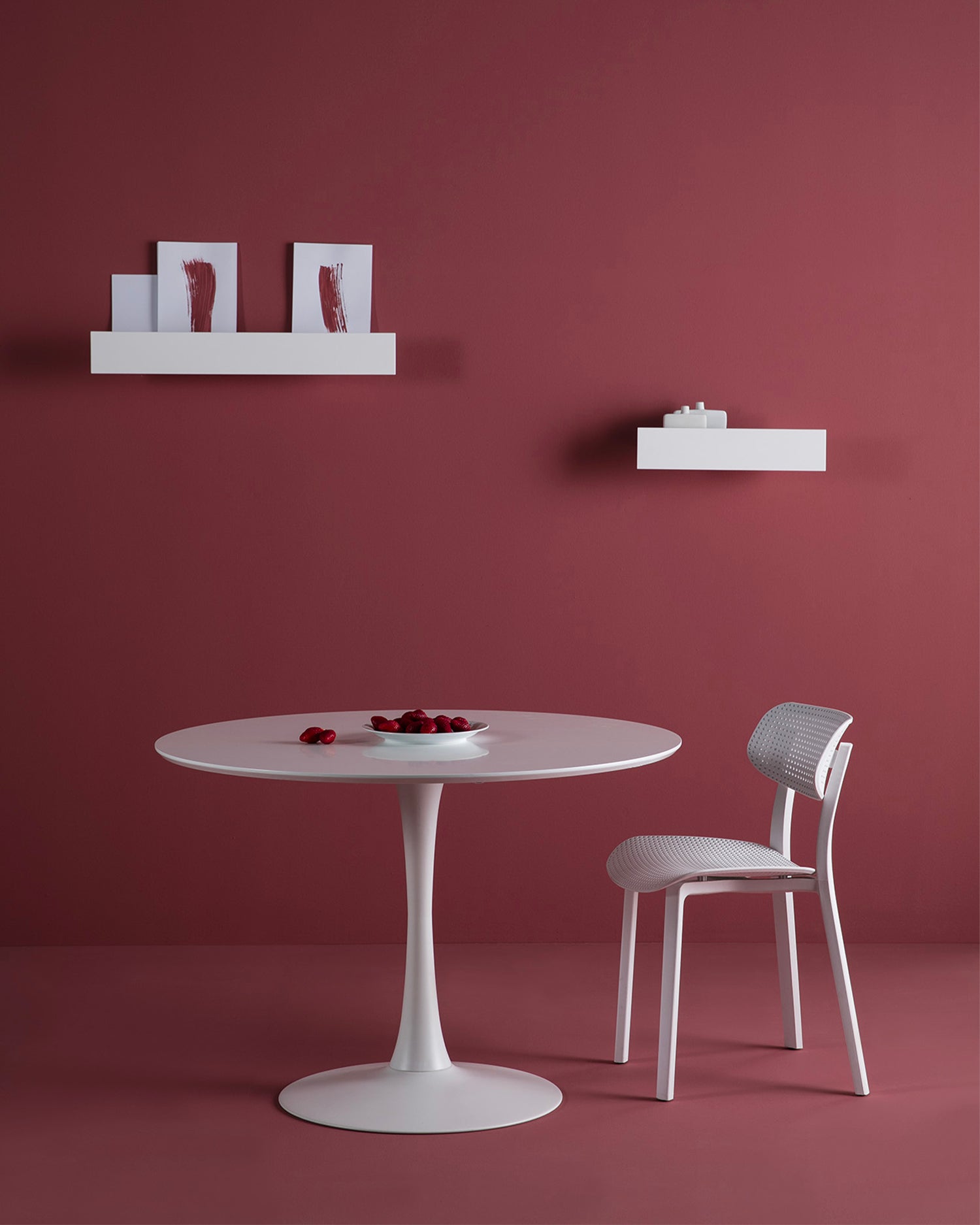 Tavolo da pranzo rotondo con base in metallo Oda