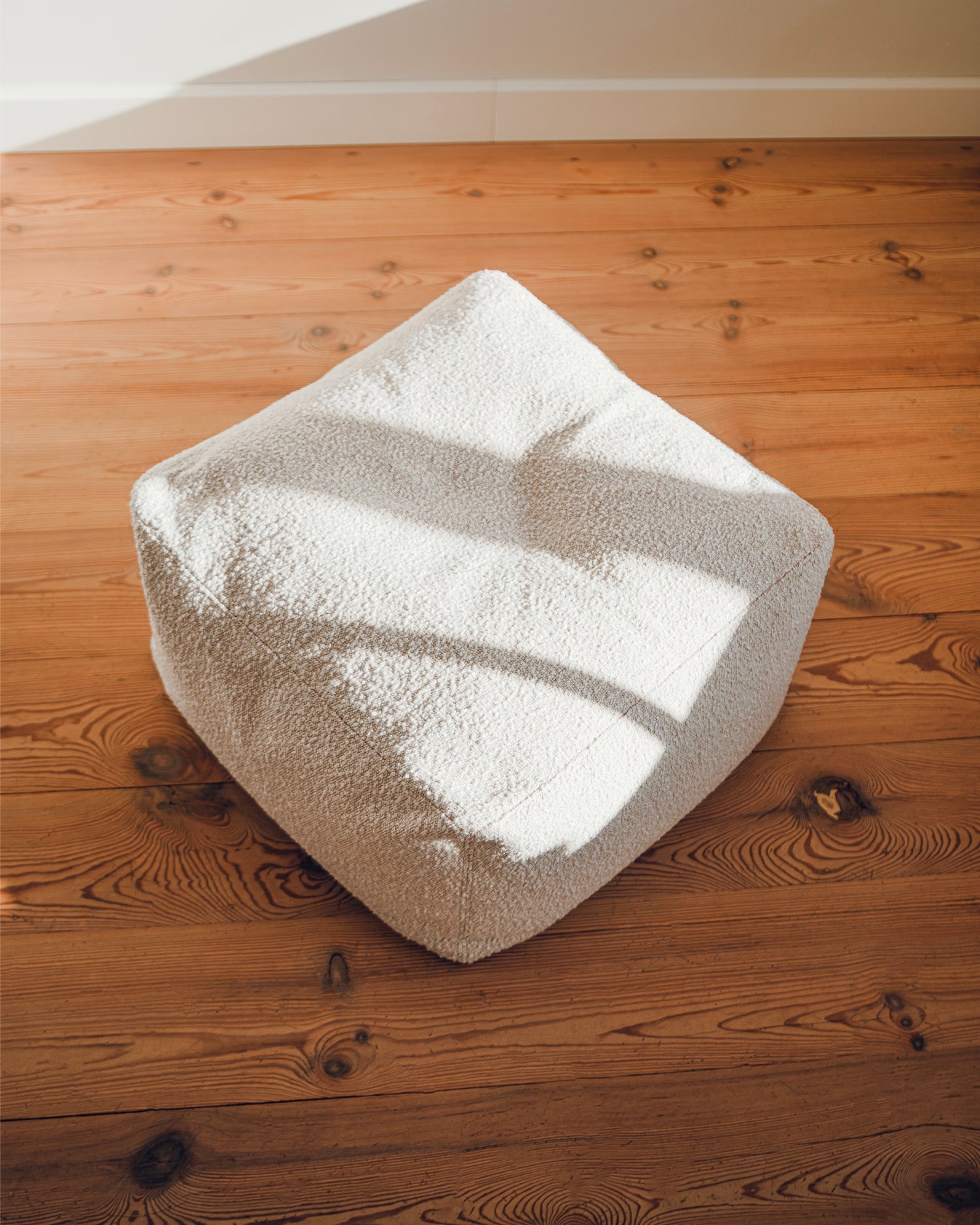 Pouf morbido in bouclè Keno