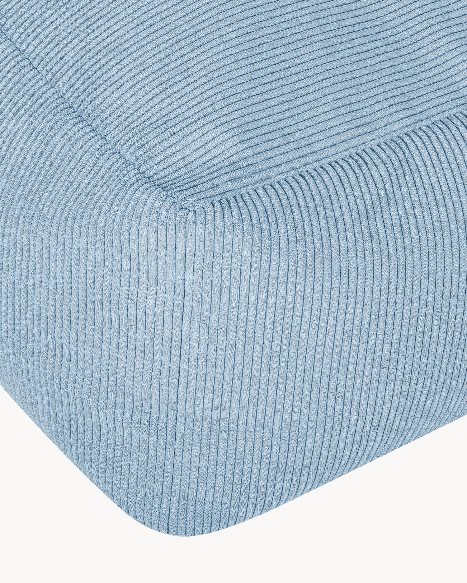 Pouf morbido in velluto a coste Keno