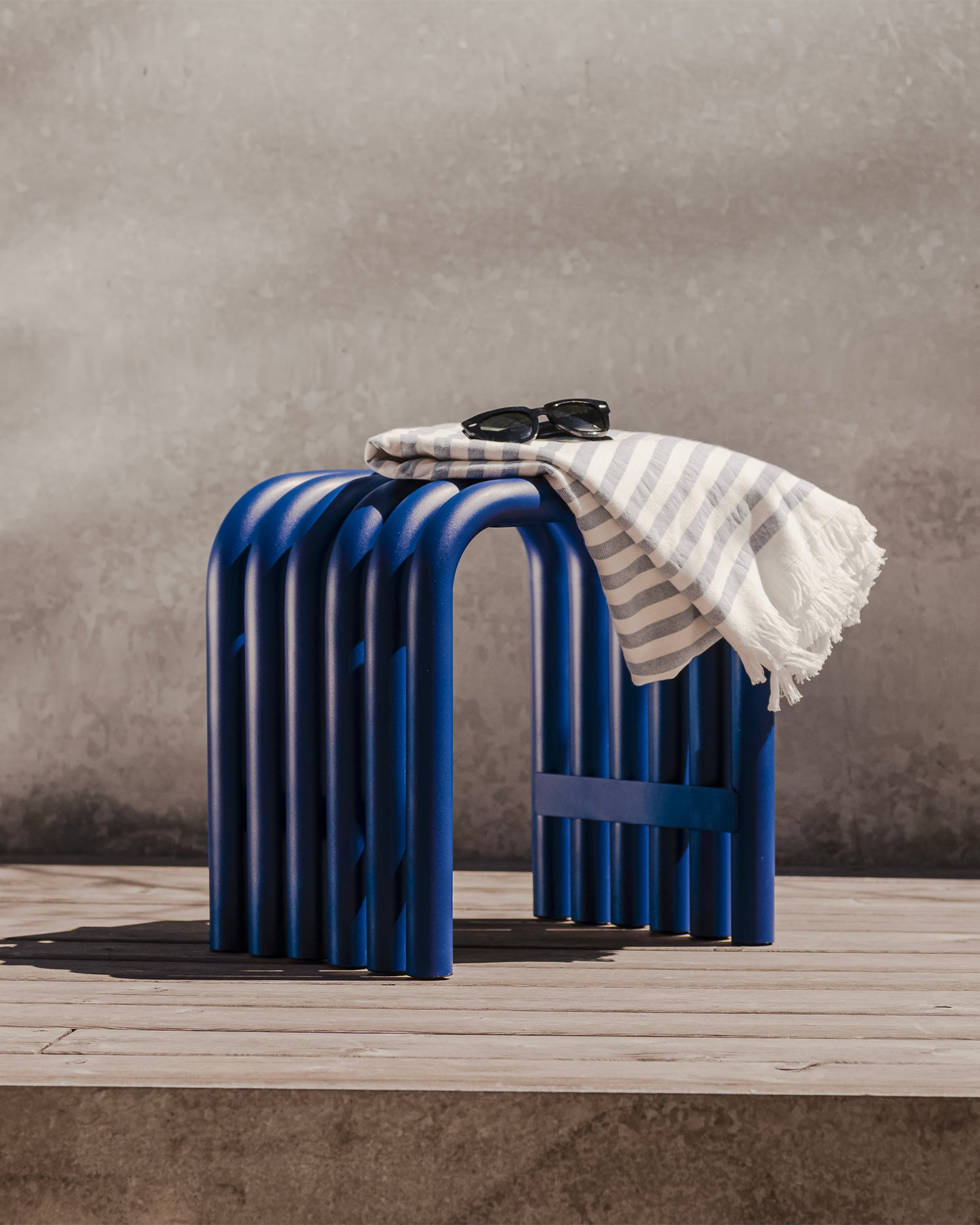 Sgabello in acciaio Nook, blu
