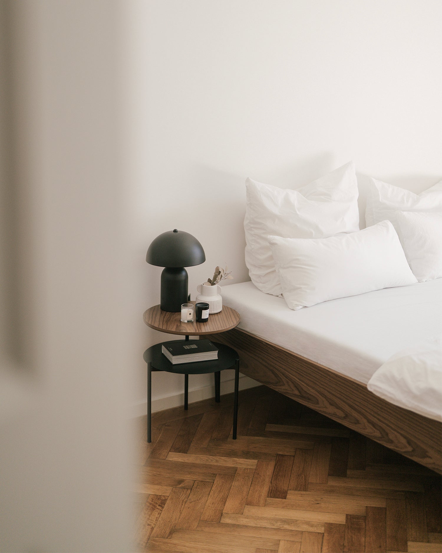 Tavolino rotondo con gambe in acciaio Tu