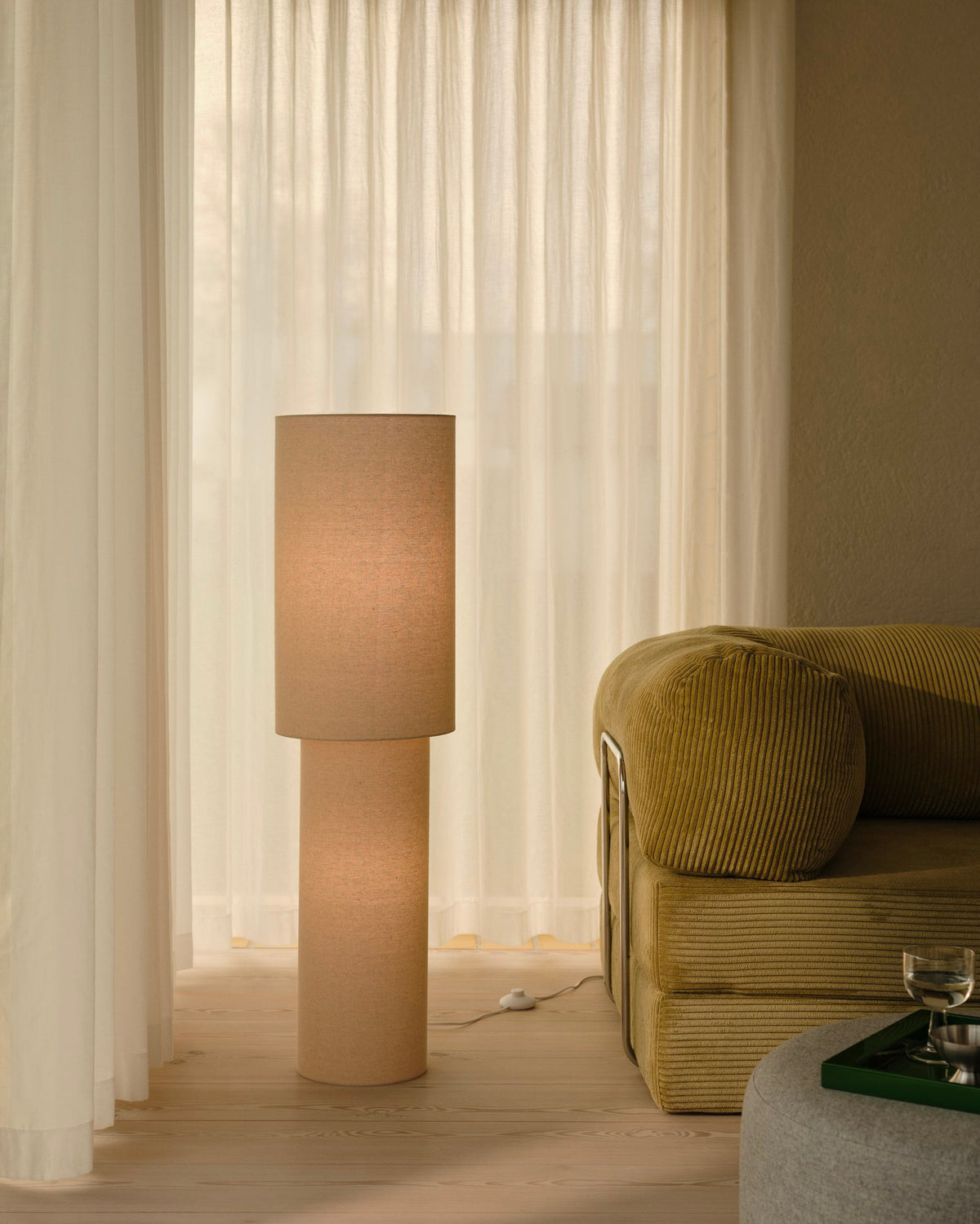 Lampada da terra in lino Izara