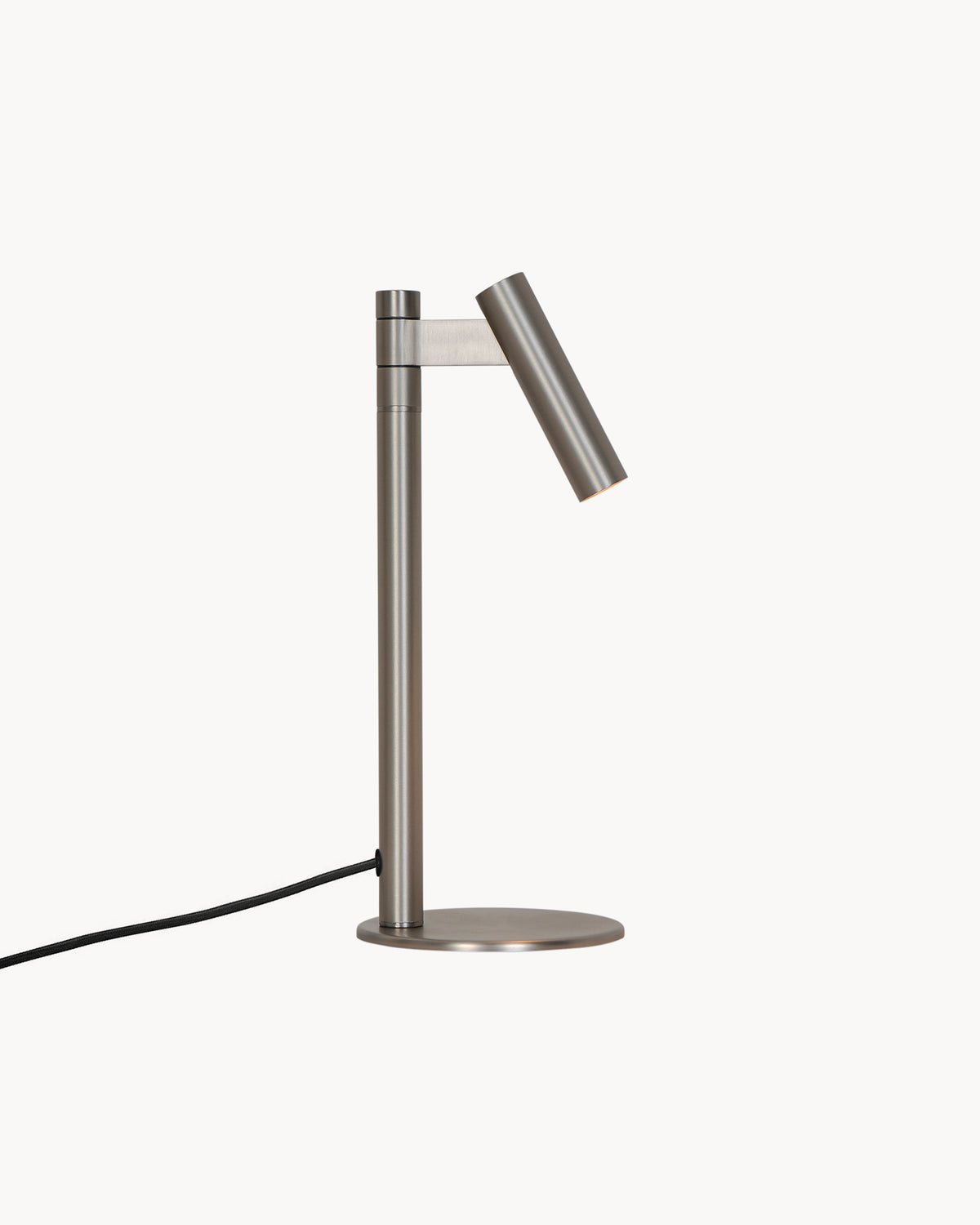 Lampada da tavolo orientabile in alluminio Makoto