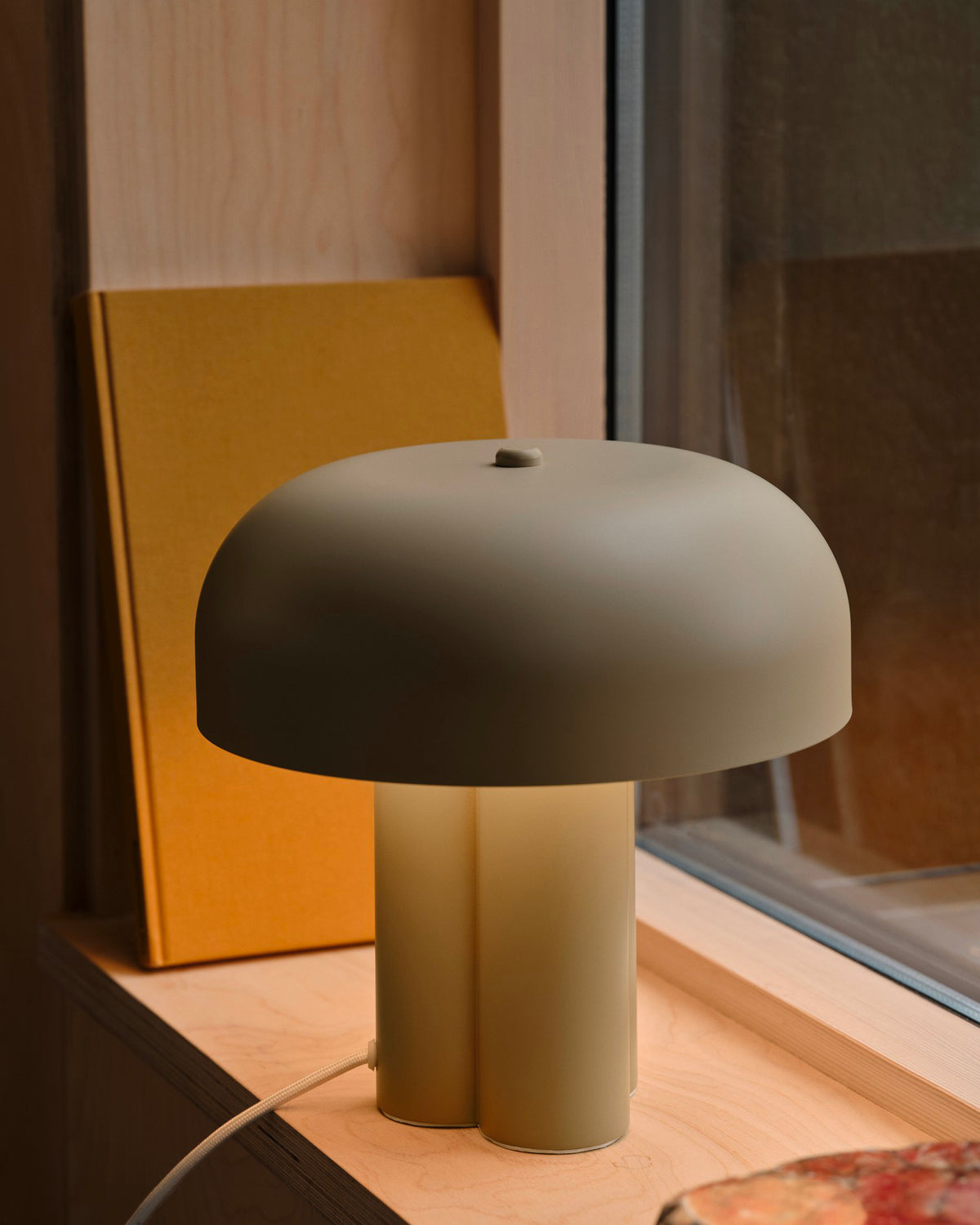 Lampada da tavolo in metallo Sandro