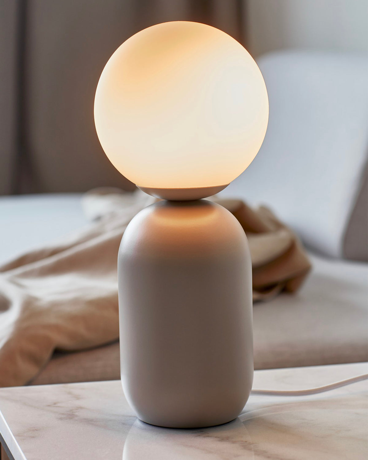 Lampada da tavolo in metallo e vetro Notti