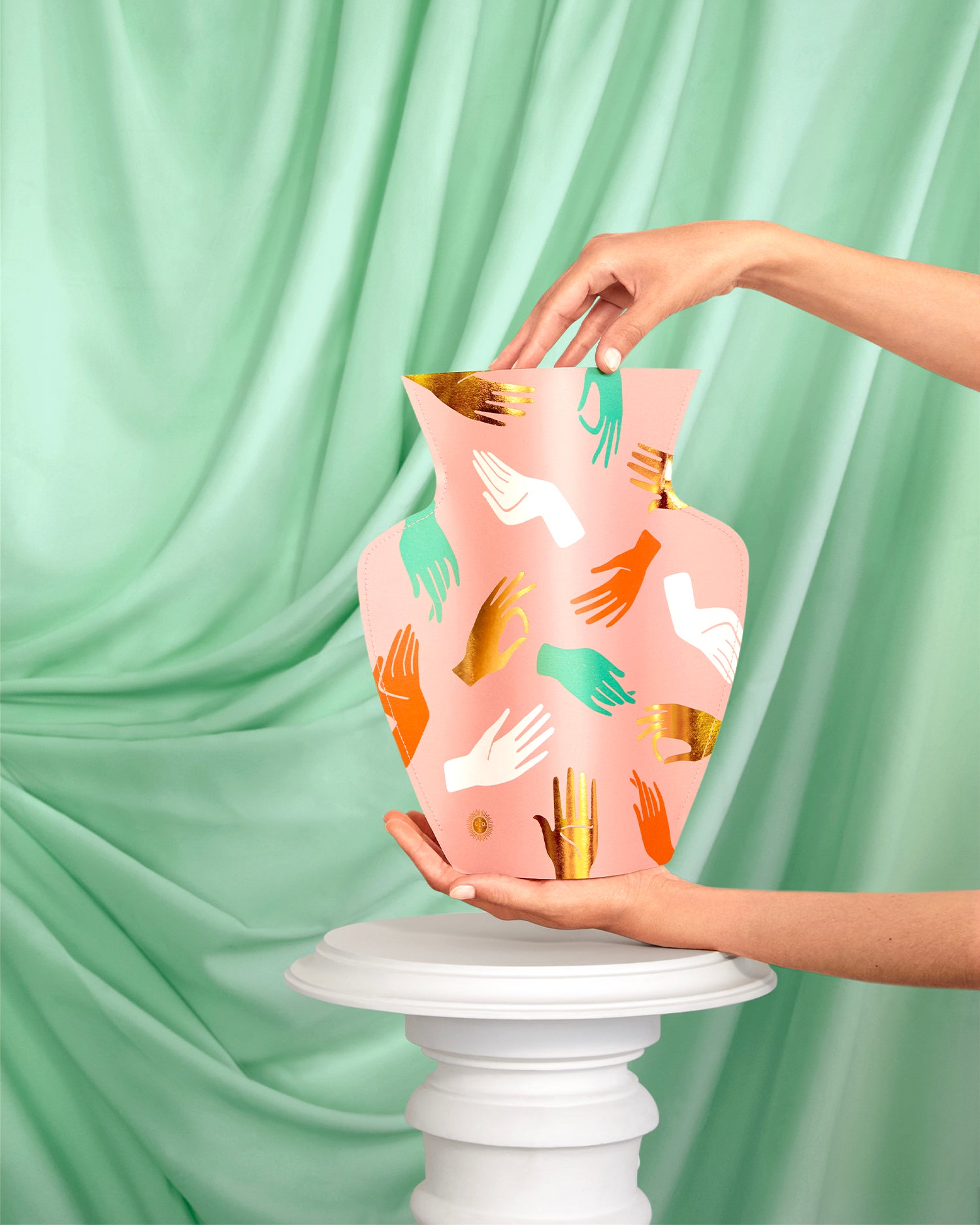 Vaso decorativo di carta Hamsa