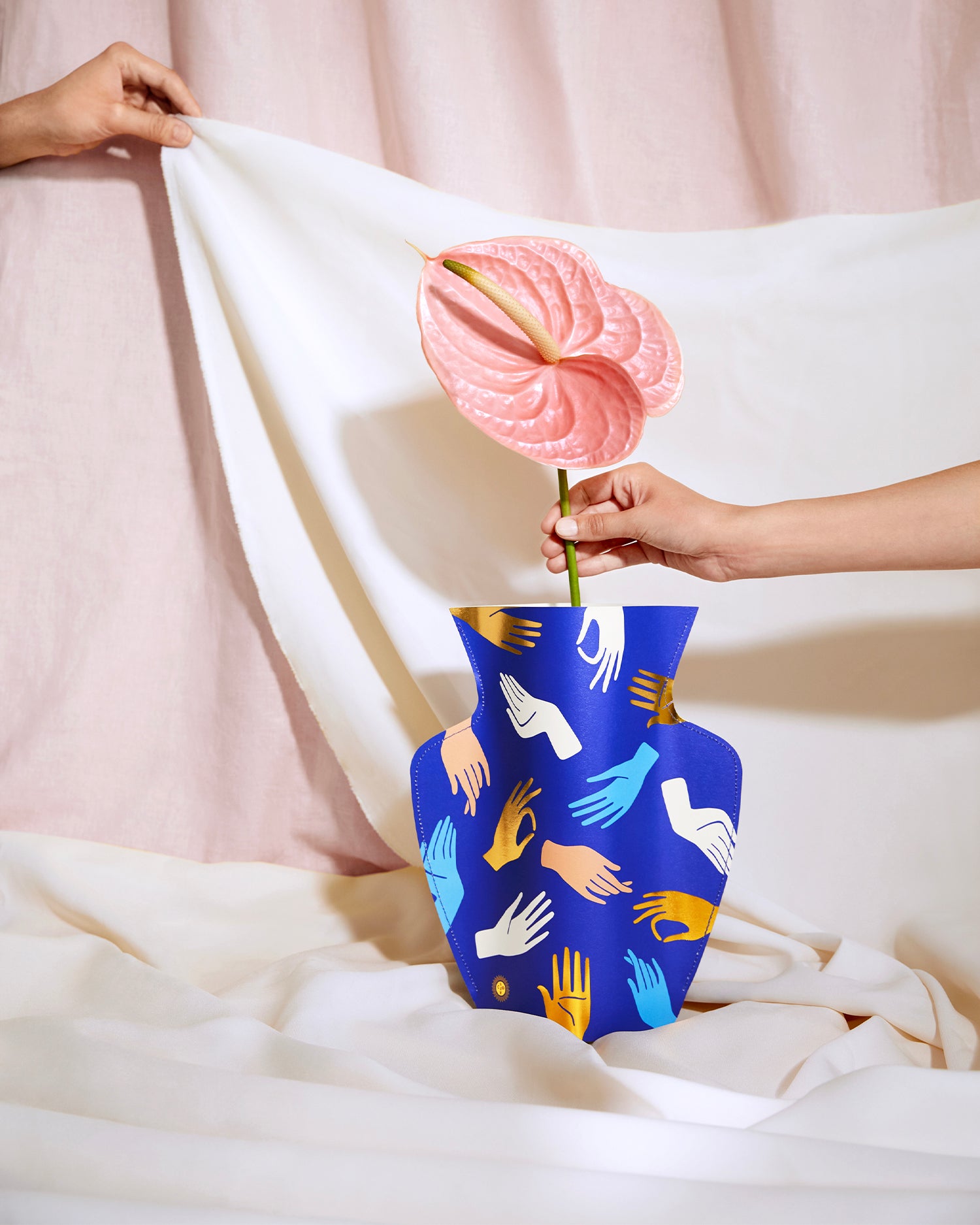 Vaso decorativo di carta Hamsa