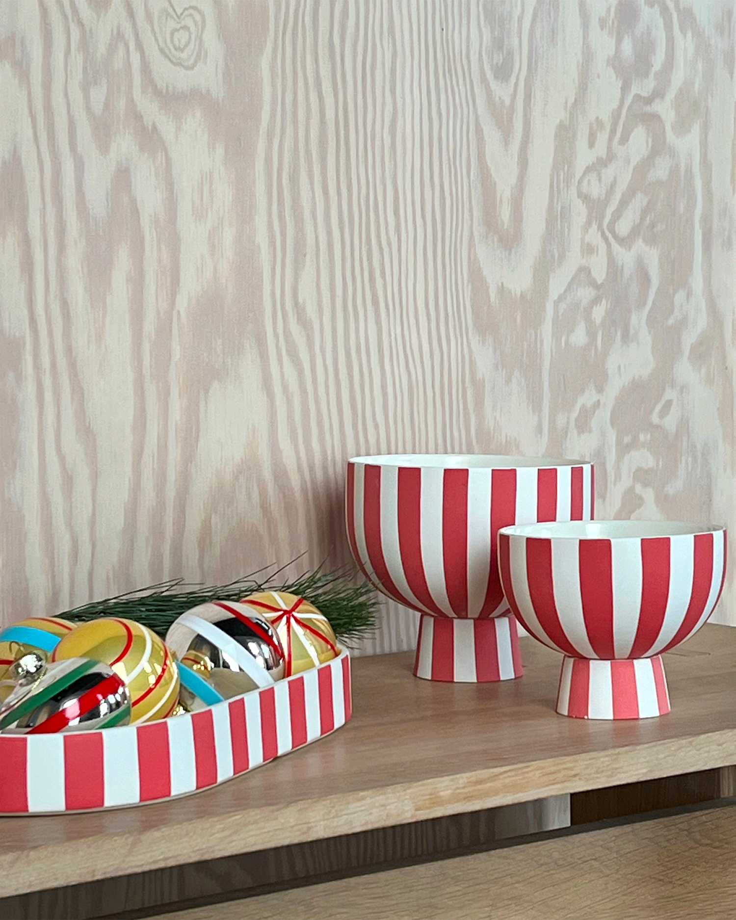 Bowl decorativa in ceramica fatta a mano con strisce rosse Toppu