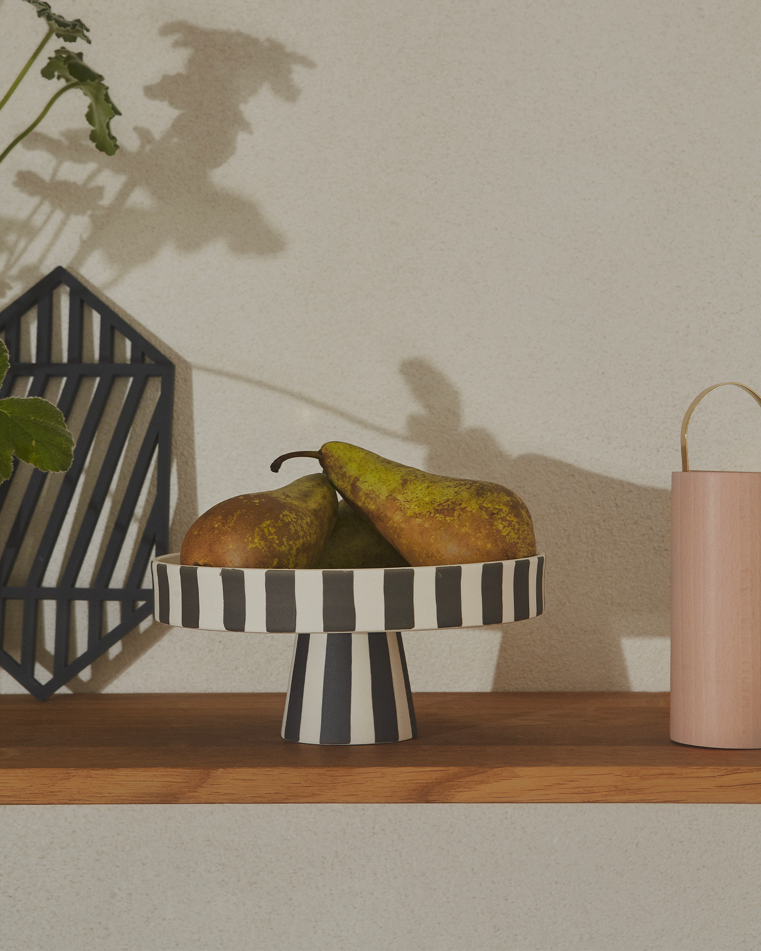 Alzatina piccola in ceramica con strisce nere Toppu