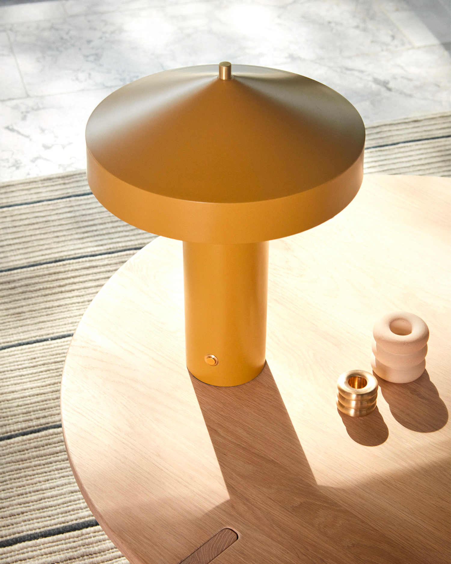 Lampada da tavolo Hatto, senape