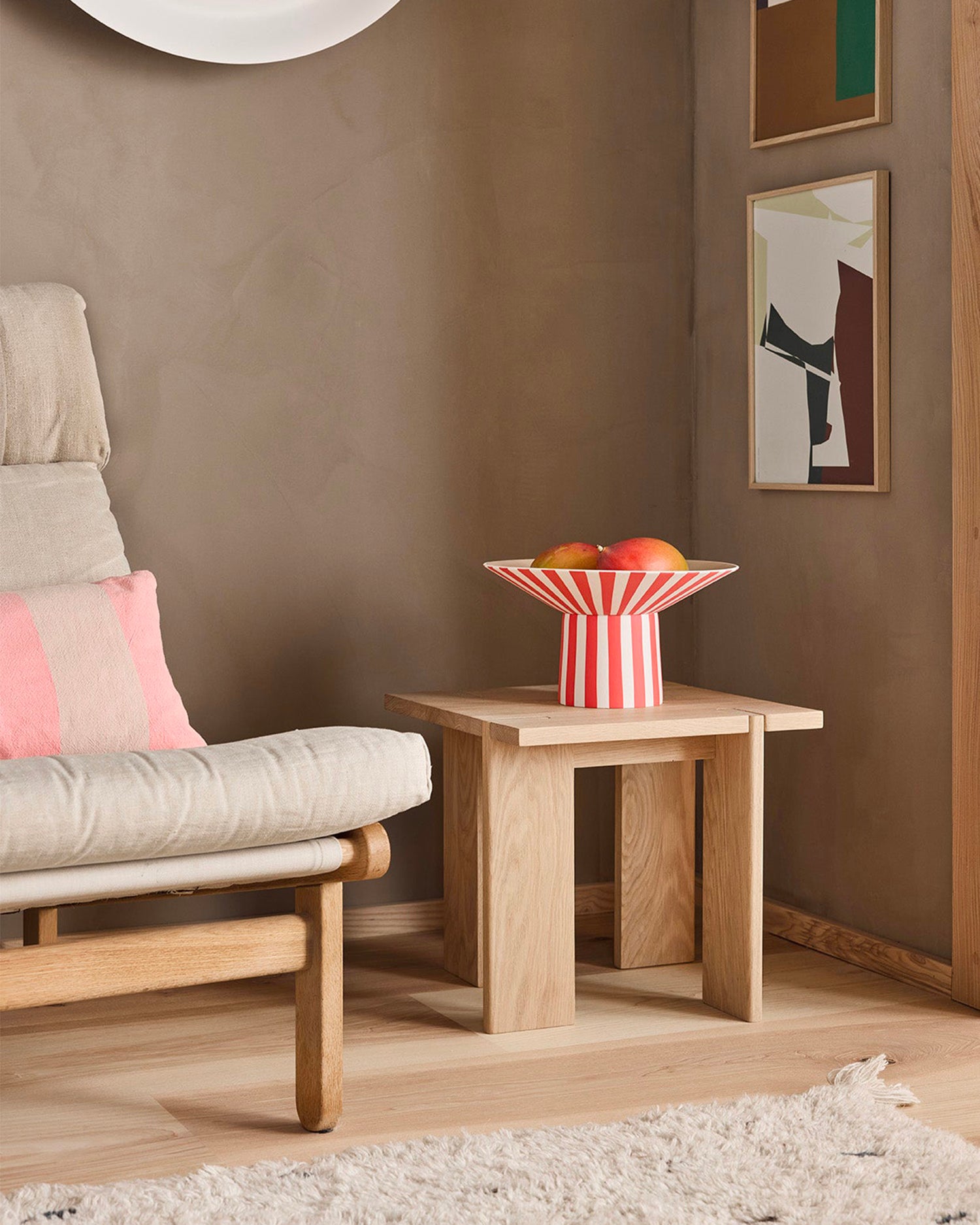 Tavolino quadrato basso in legno di rovere OY