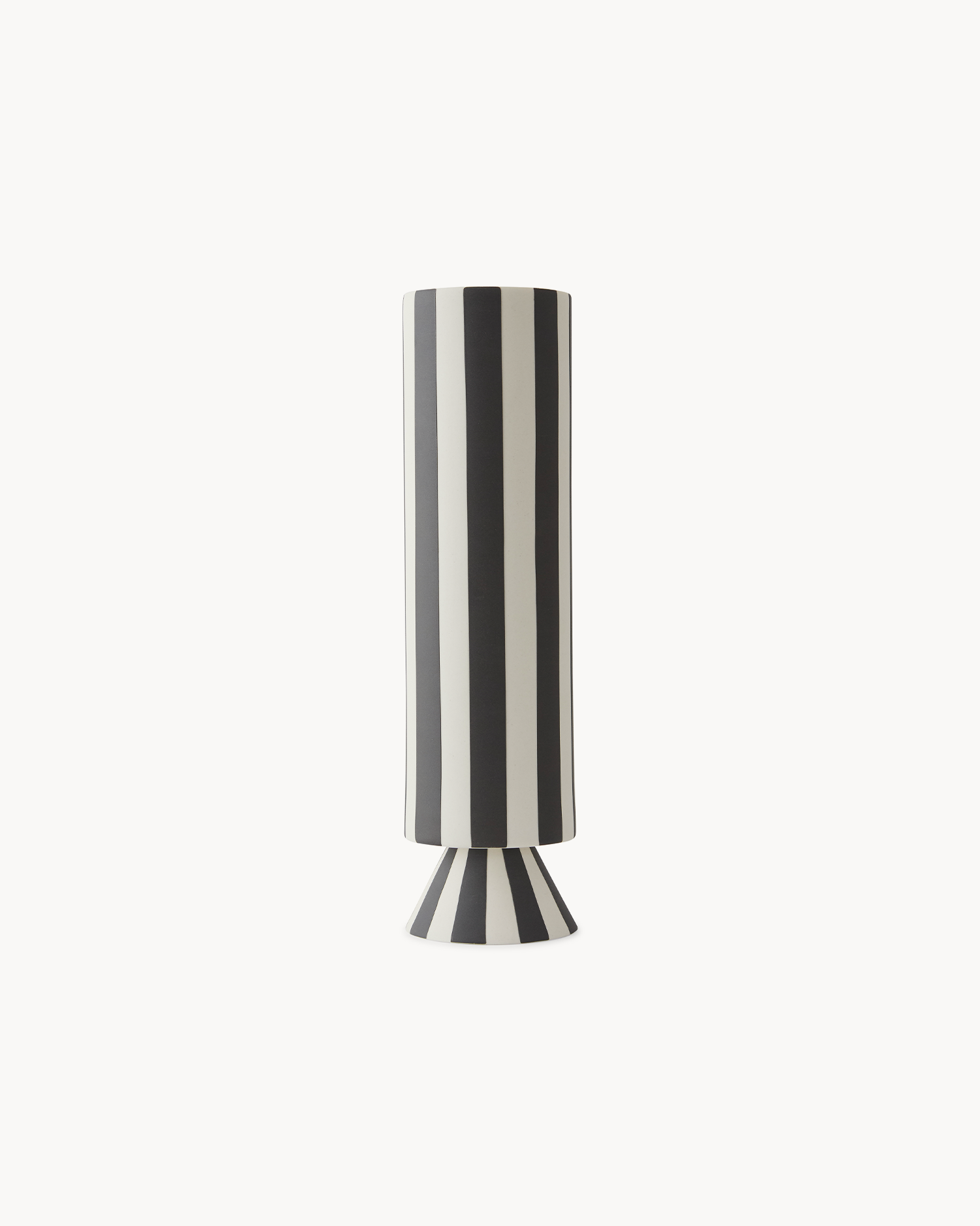 Vaso in ceramica realizzato a mano Toppu, nero