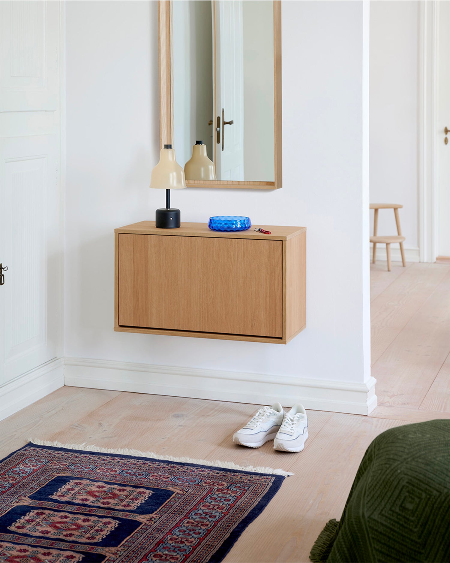 Scarpiera sospesa in legno ReCollector Shoe Box