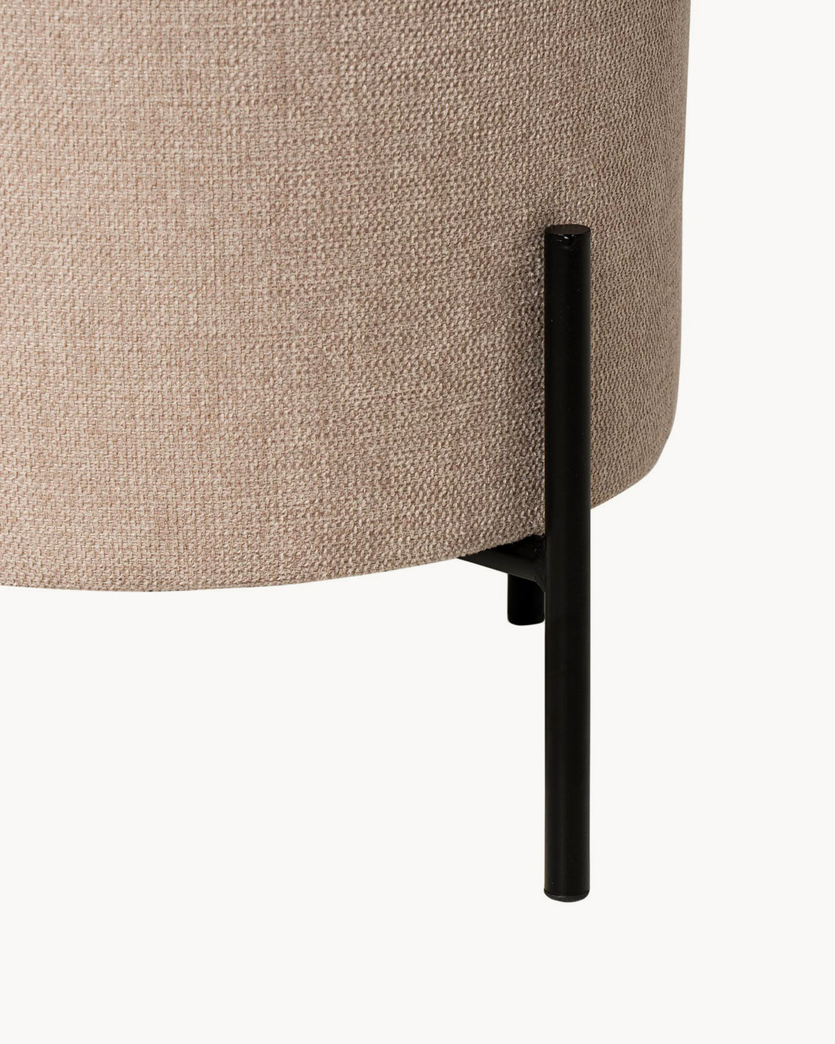 Pouf imbottito con gambe in metallo Herman - Tessuto