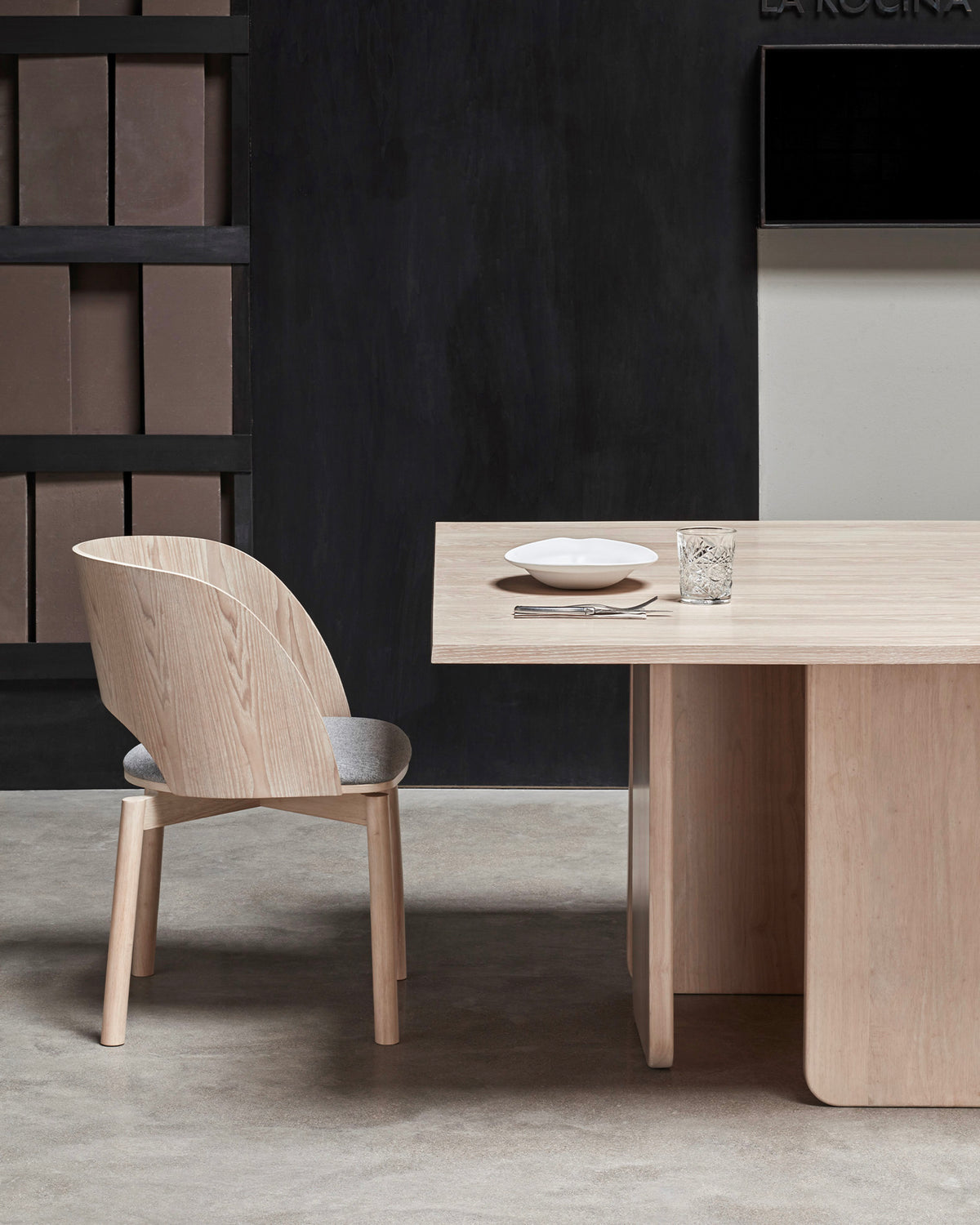 Tavolo da pranzo quadrato in frassino Arq