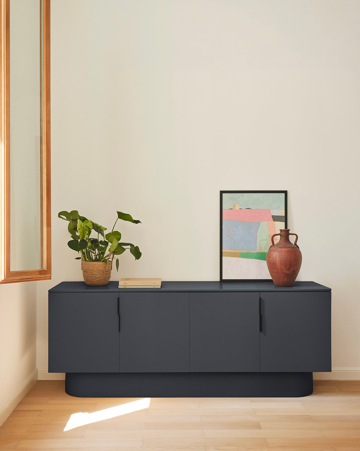 Credenza laccata Totem