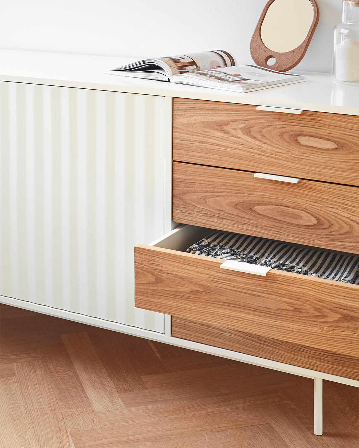 Credenza con cassetti in rovere Sierra