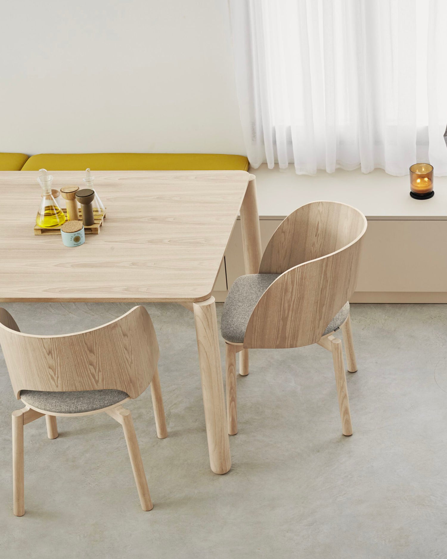 Tavolo da pranzo in legno Atlas
