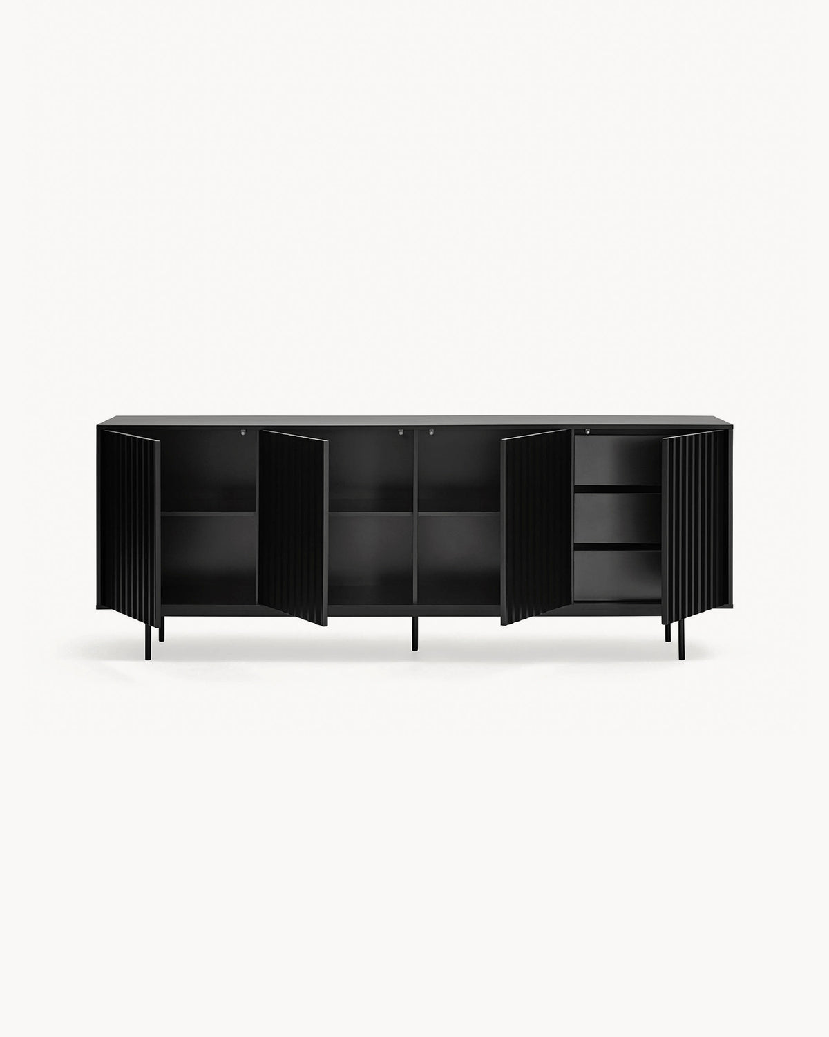 Credenza grande con frontali a rilievo Sierra