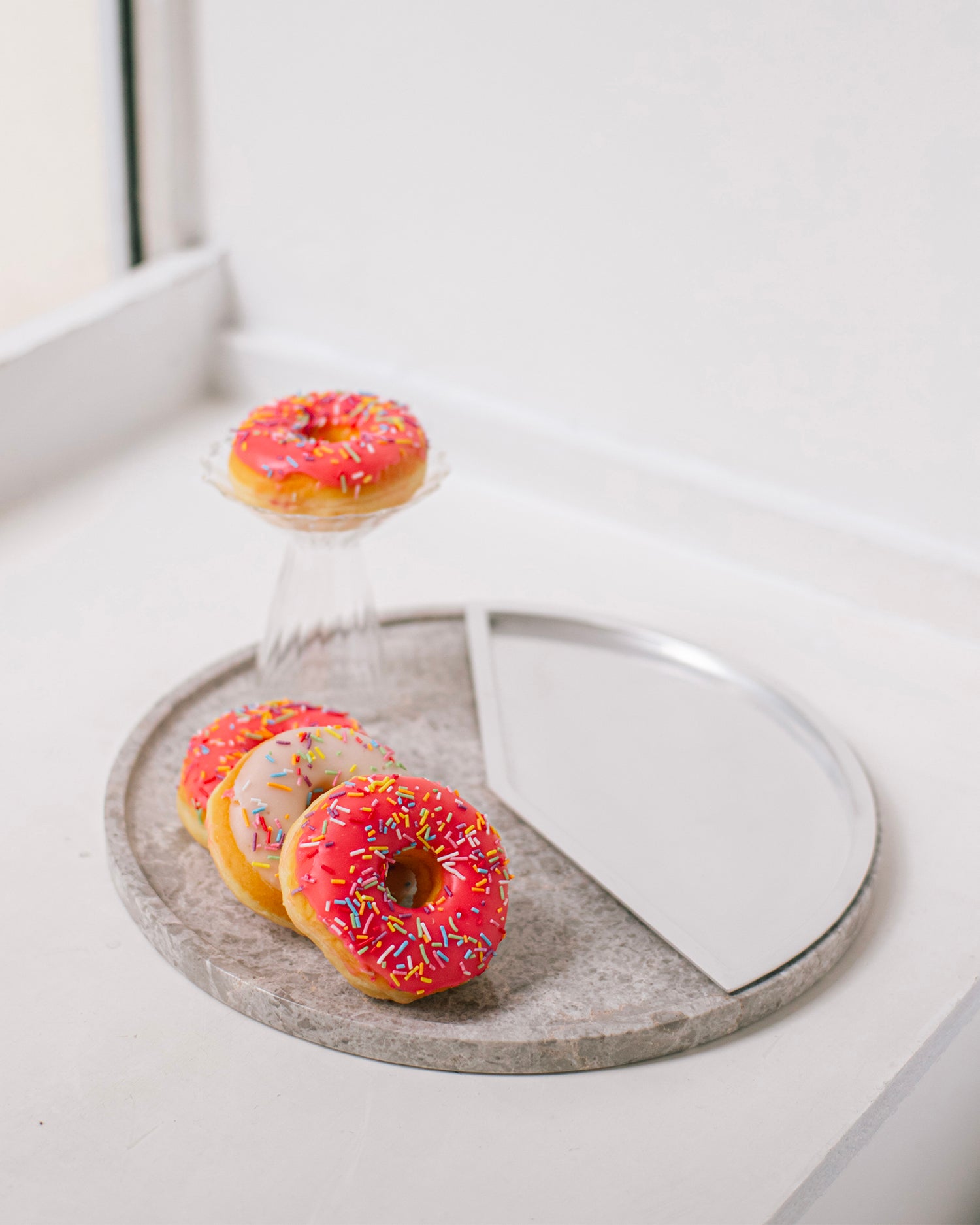 Vassoio in marmo e alluminio 5 O'Clock