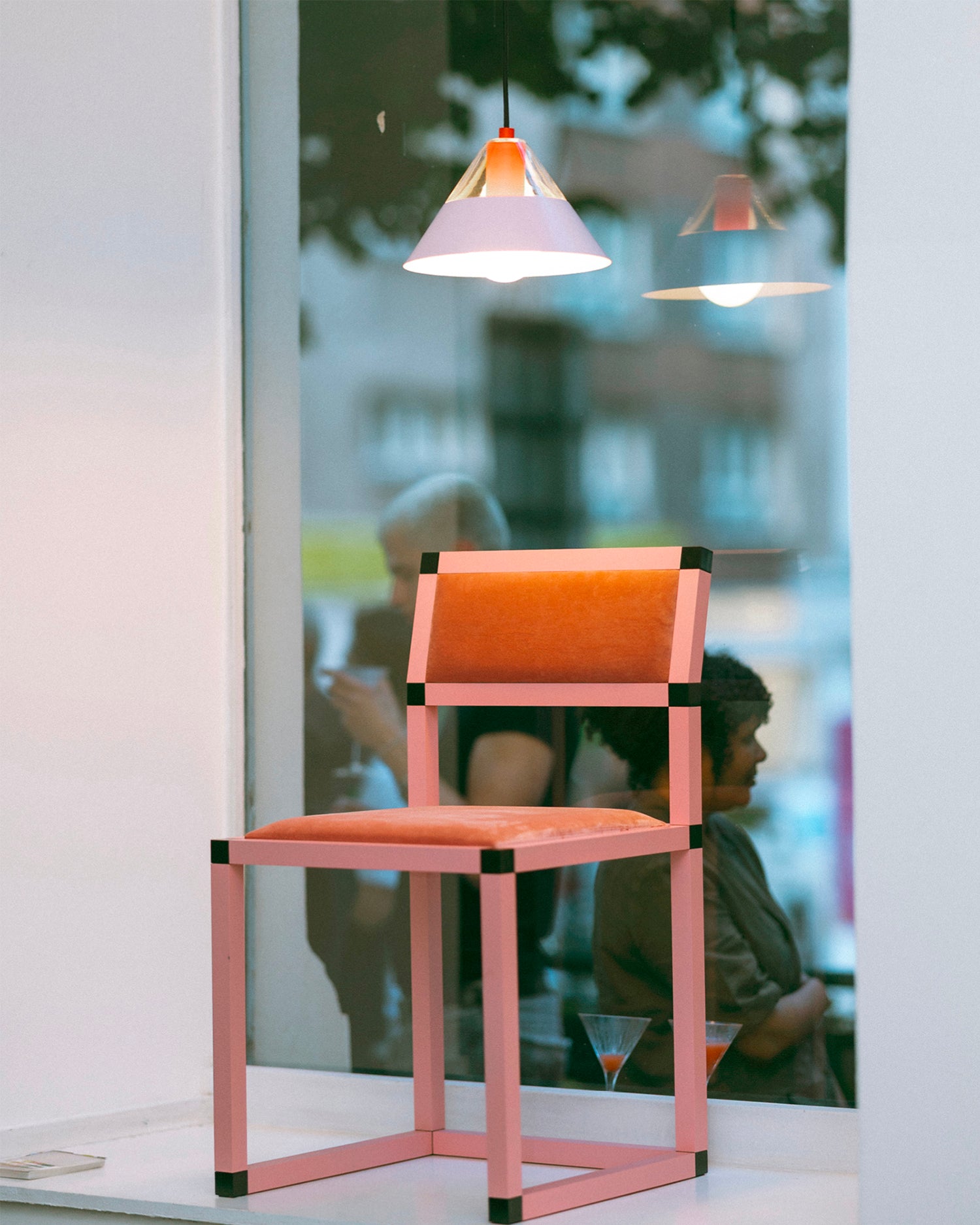 Lampada a sospensione in vetro e acciaio Fifty Fifty