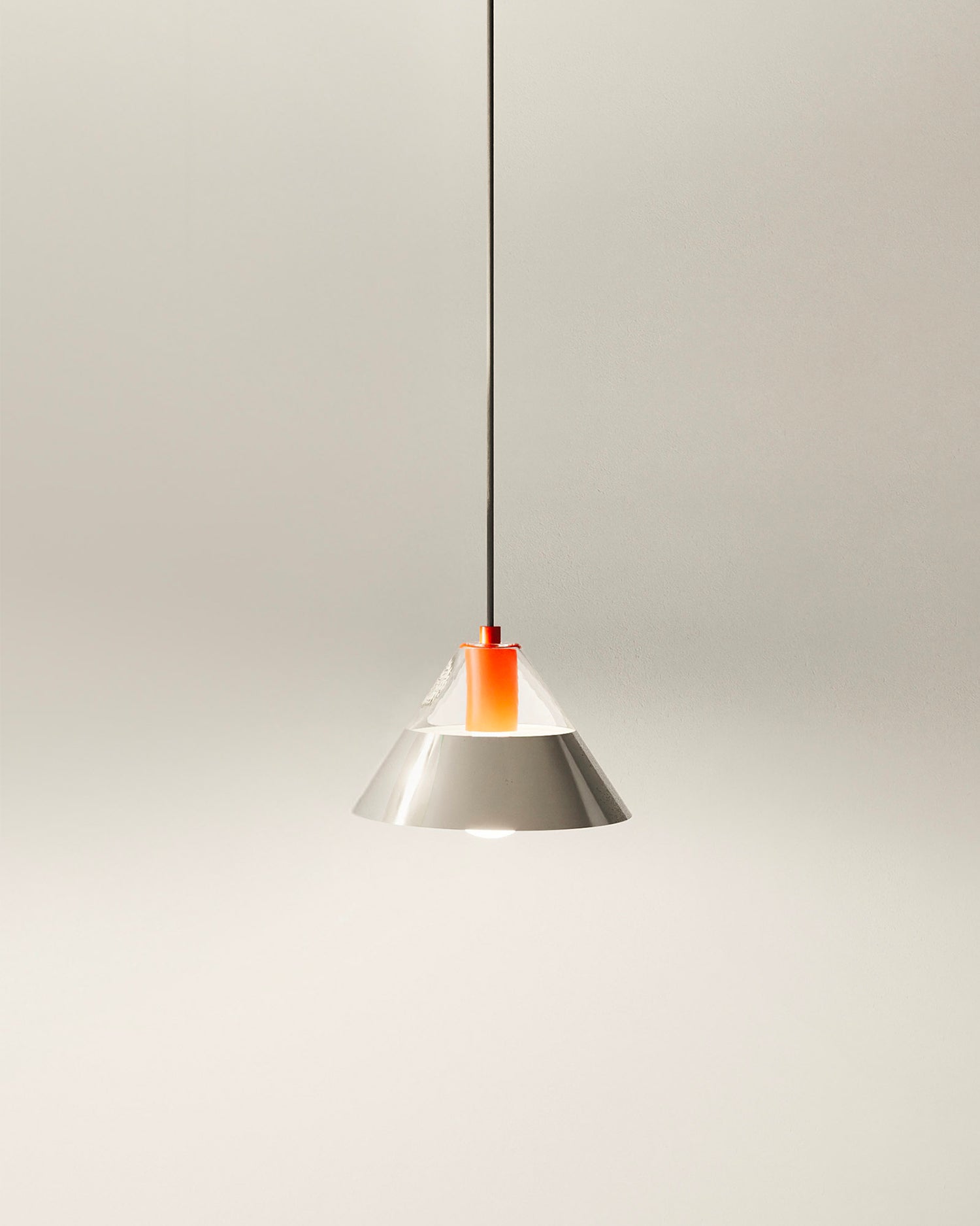 Lampada a sospensione in vetro e acciaio Fifty Fifty