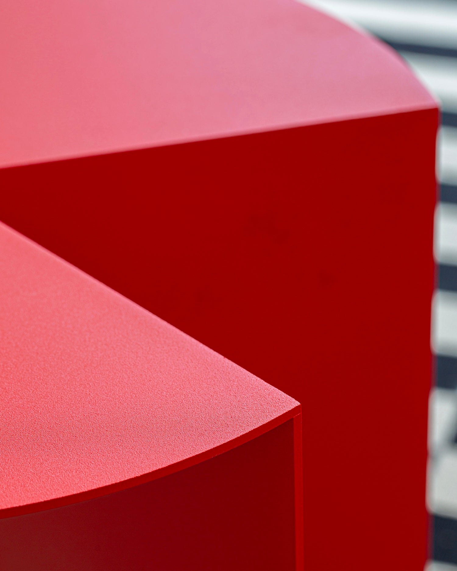 Tavolino da salotto in alluminio e granito Pac