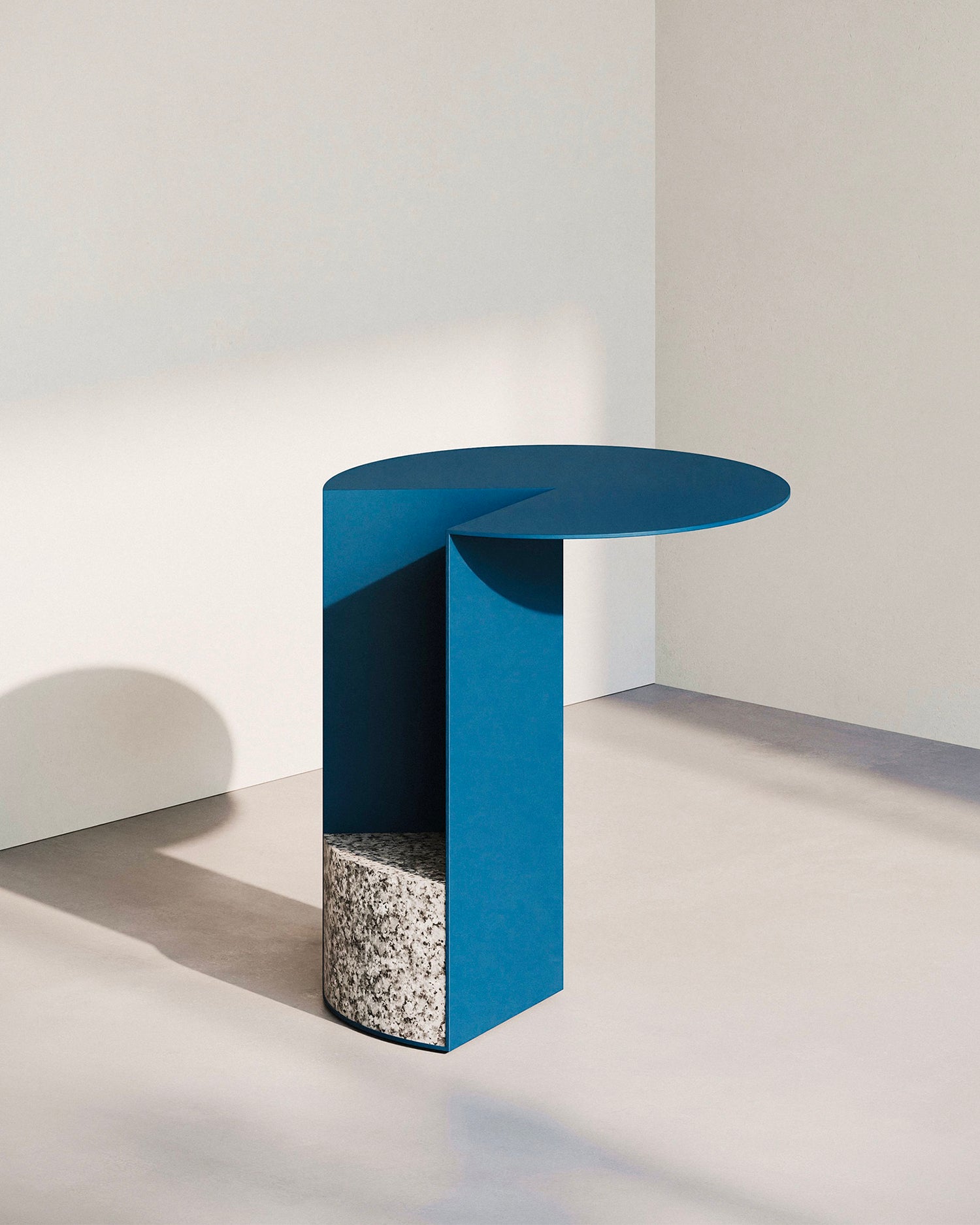 Tavolino in alluminio e granito Pac