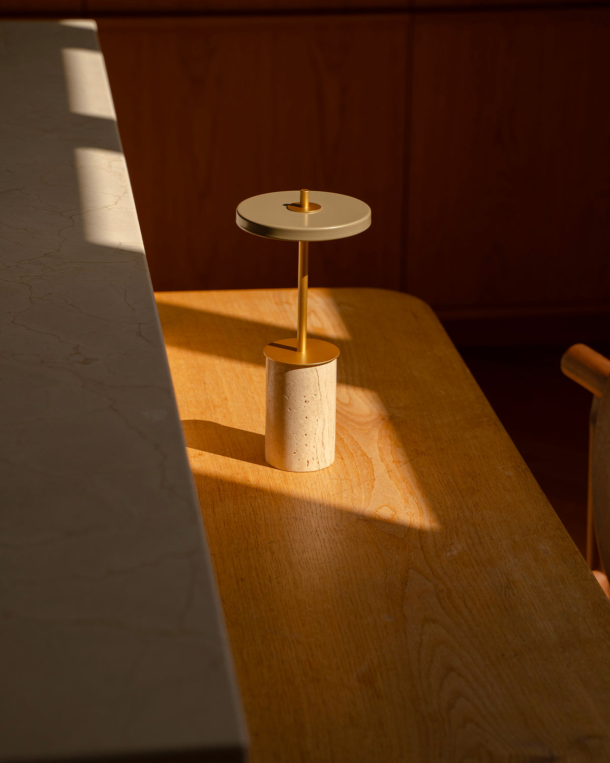 Lampada portatile in marmo Asteria Move Mini