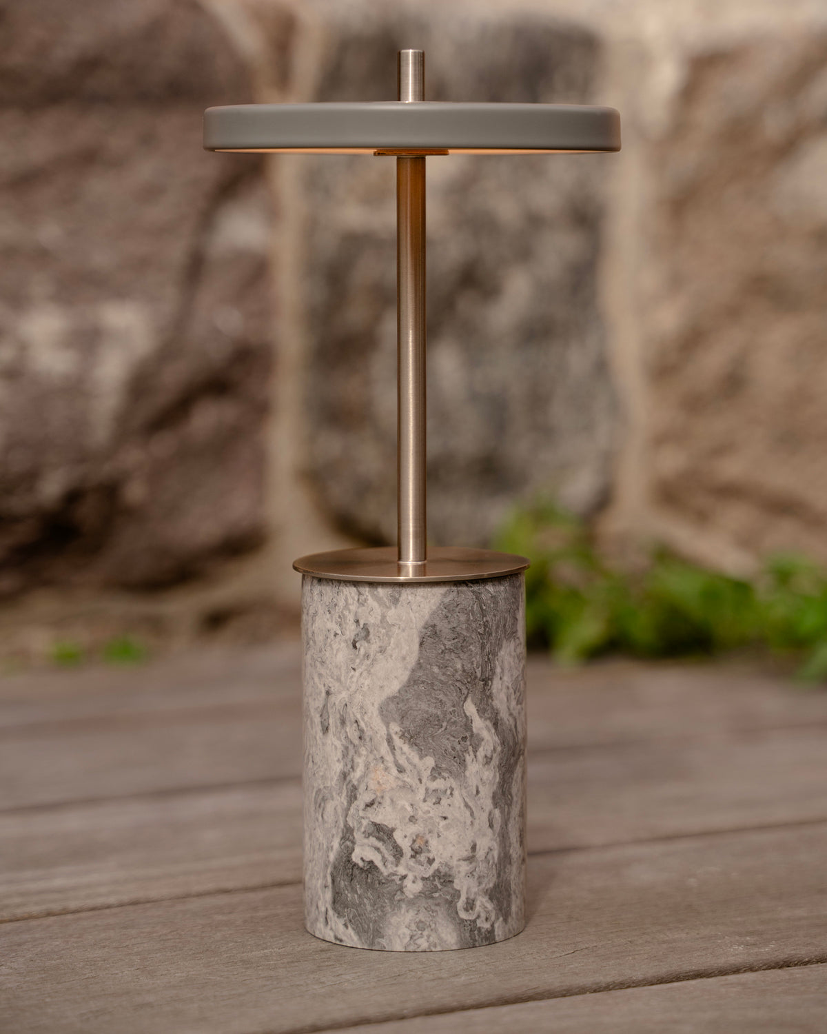 Lampada portatile in marmo Asteria Move Mini