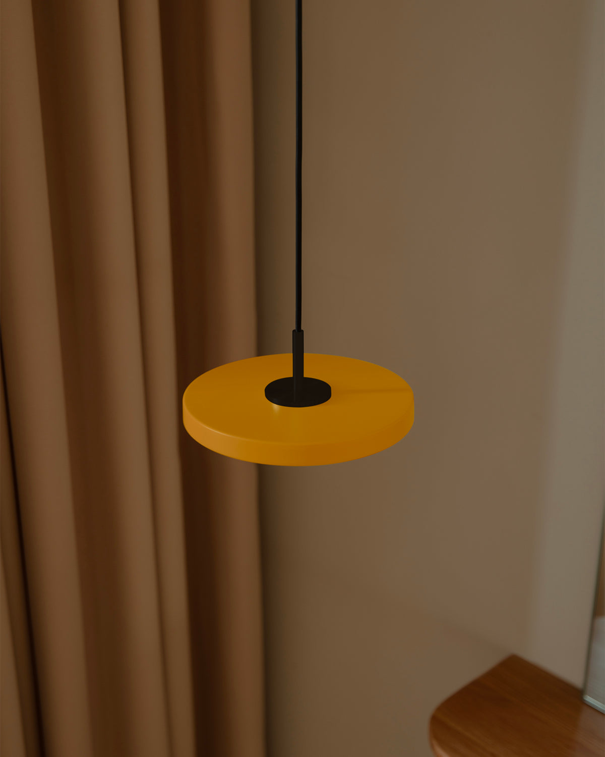 Lampada a sospensione in acciaio Asteria Micro