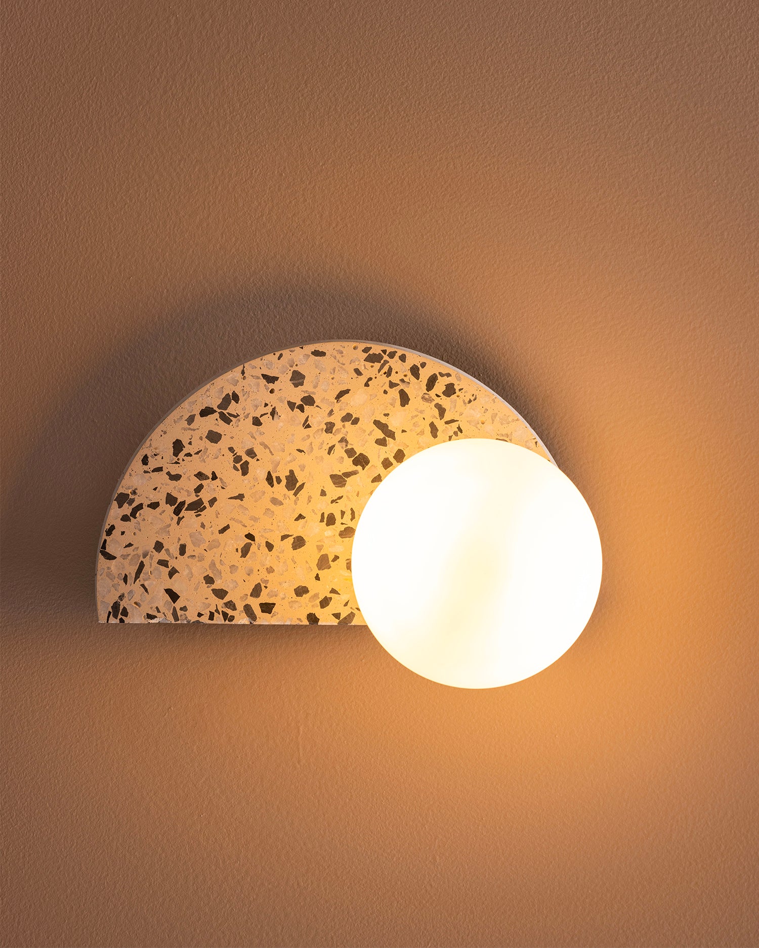 Lampada da parete in terrazzo e vetro Abbeville