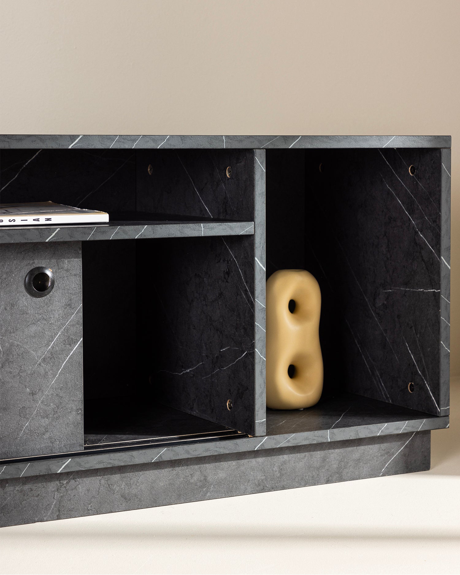 Mobile TV effetto marmo Girona