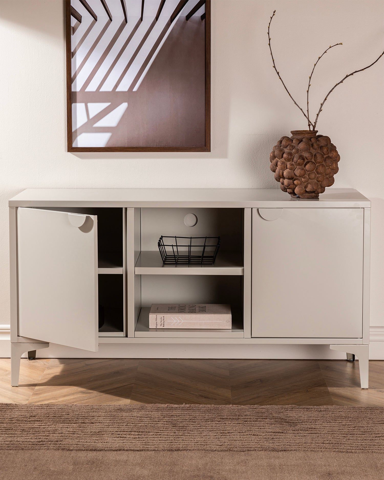 Mobile tv in metallo Piring