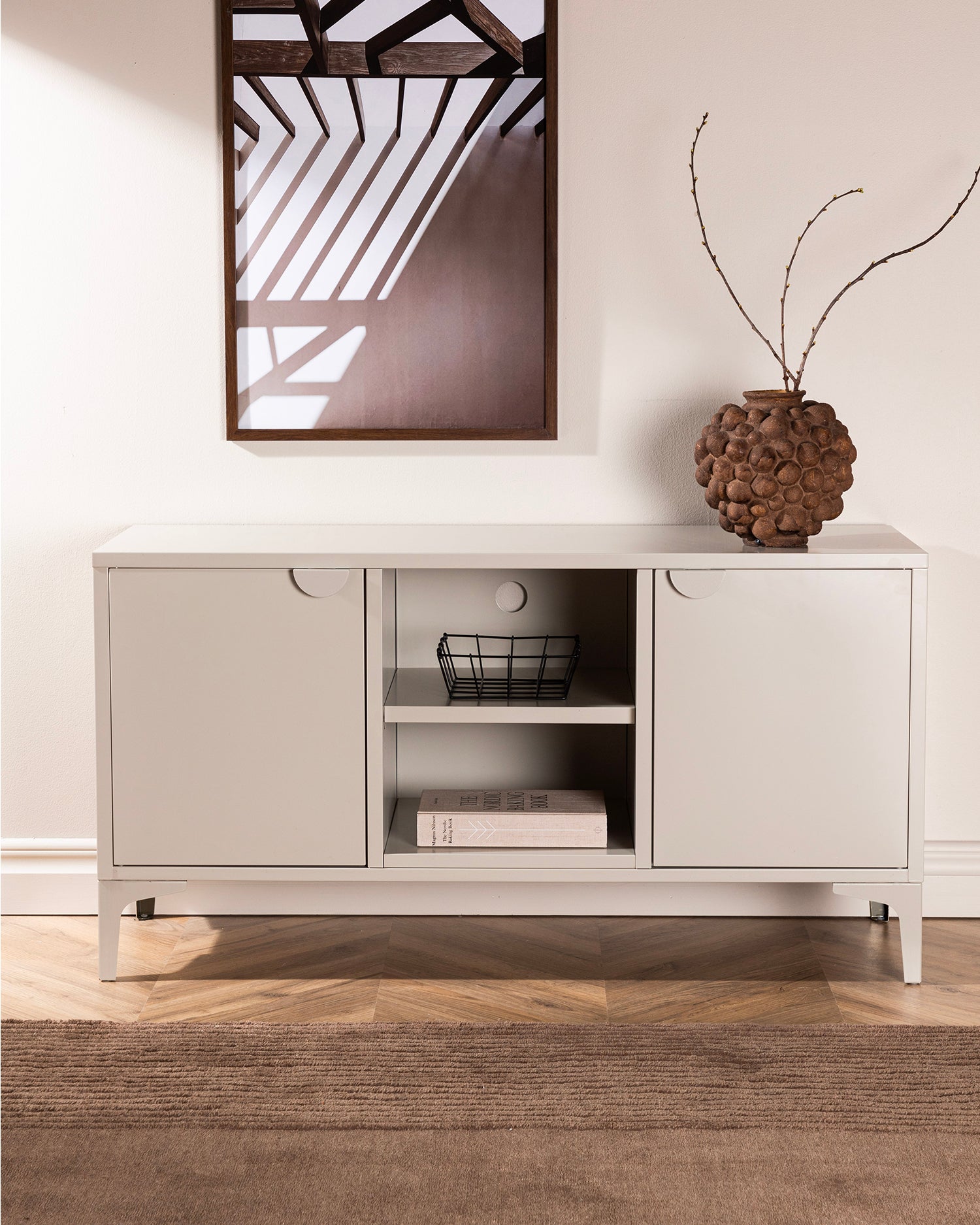 Mobile tv in metallo Piring