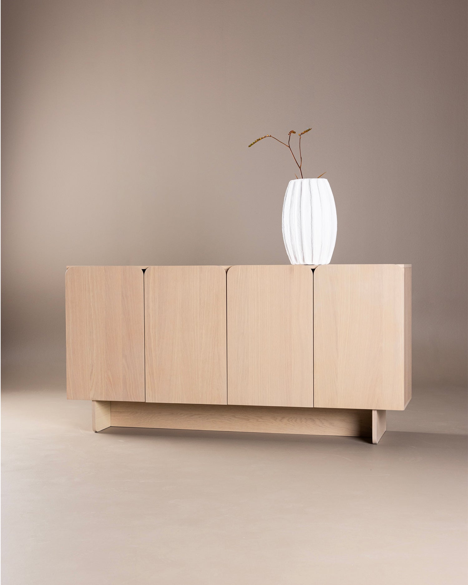 Credenza in legno Tyresö