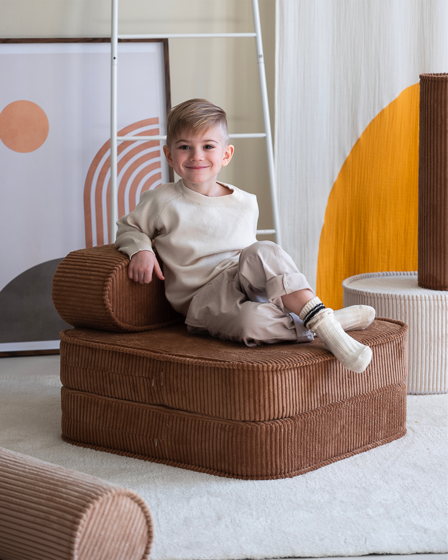 Poltrona per bambini in velluto a coste Flip, marrone